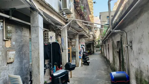 赛龙村
