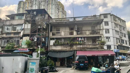 赛龙村