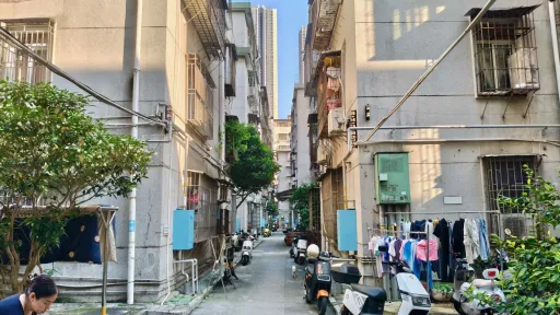 赛龙村