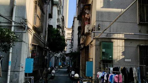 赛龙村