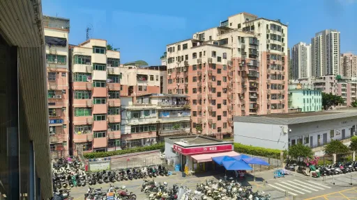  吓屋村