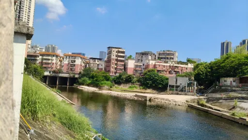  吓屋村