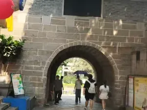 南头古城九街村