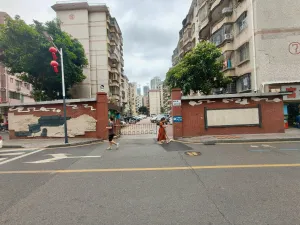 石厦村