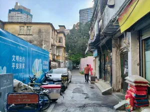赛龙村