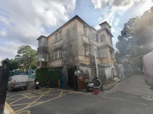 赛龙村