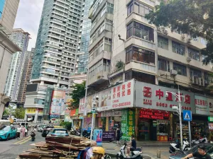 赛龙村