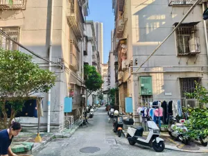 赛龙村