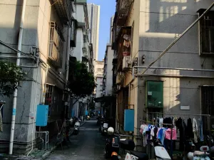 赛龙村
