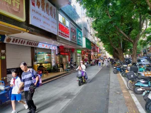 赛龙村
