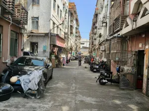  吓屋村