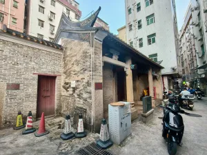 塘朗村