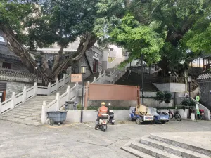 石岩老街村