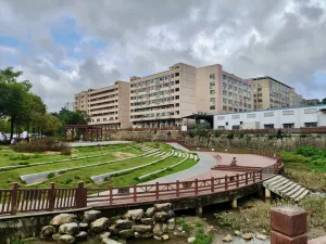 应人石村