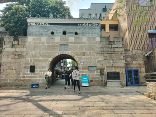 南头古城九街村